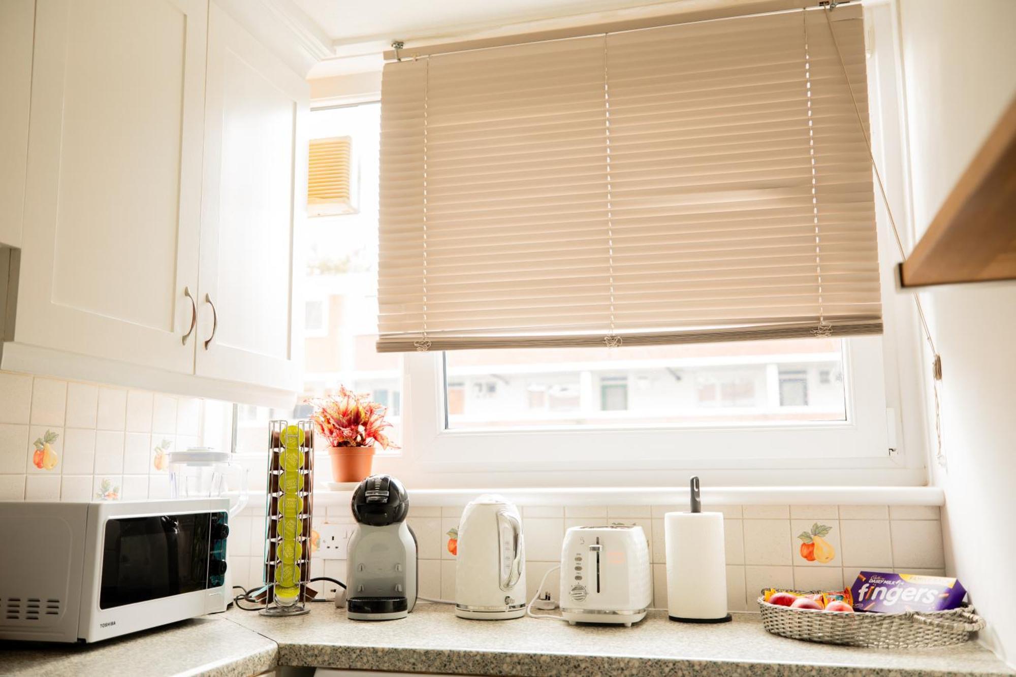 Bright And Spacious One Bedroom Apartment, Free Parking Appartement *